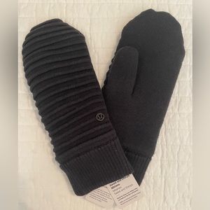 Lululemon Sweet and Sherpa Mittens